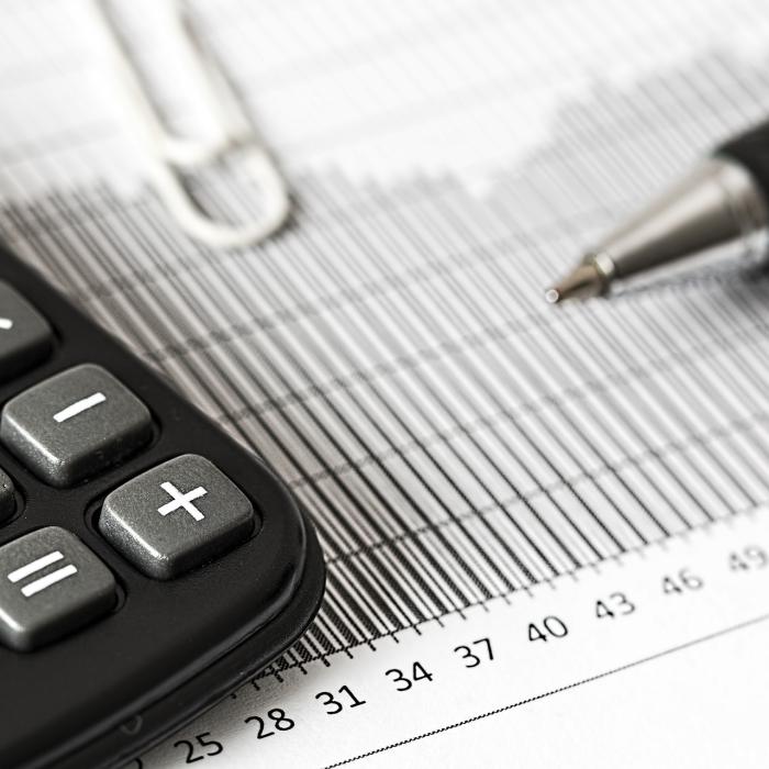FMI vine luni în România. Deficit bugetar de 6%