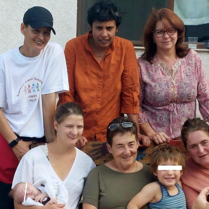 O italiancă a deschis o casă de ajutor în România. Găzduiește fete aflate în dificultate și le oferă de muncă