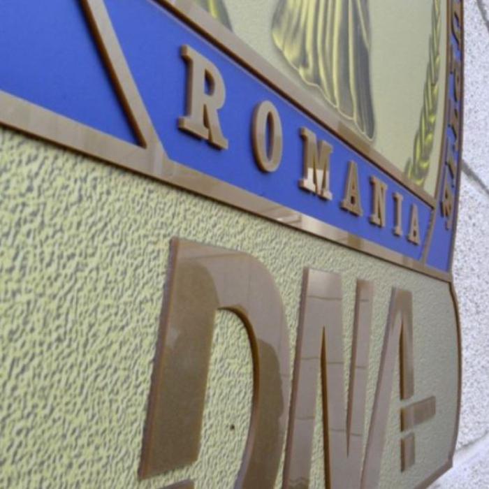 Procurorii DNA, descinderi la Direcţia Regională Vamală Bucureşti: Șpăgi între 600 și 12.000 de euro pentru a lăsa să intre în țară unele mărfuri