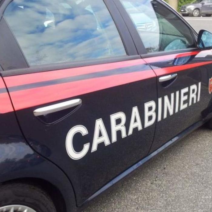 Italia. O româncă a scos cuțitul și a vrut să jefuiască un supermarket: Casiera a dezarmat-o folosind detergent