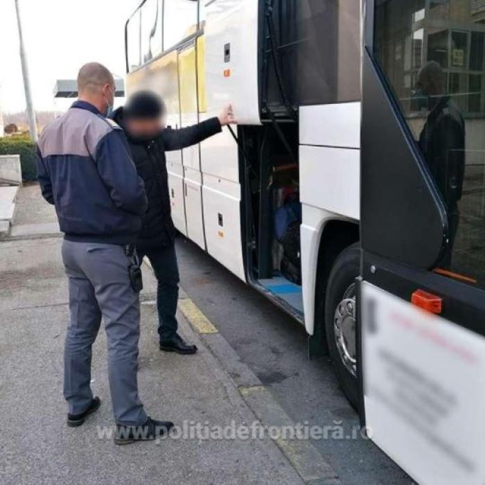 Autocare din România și Moldova, drastic controlate în Italia: Autoritățile confiscă 45 kg de alimente și 20 de borcane