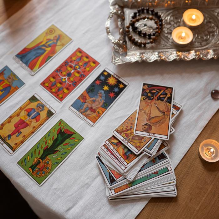Horoscop special: Descoperă ce carte de tarot se potrivește zodiei tale și ce semnificație are pentru tine!