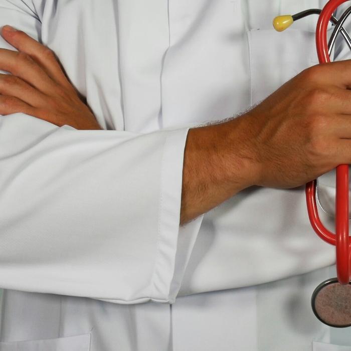 Asistenți medicali italieni falși, ”școliți” în România. Cum au obținut diplomele deși nu vorbesc limba română