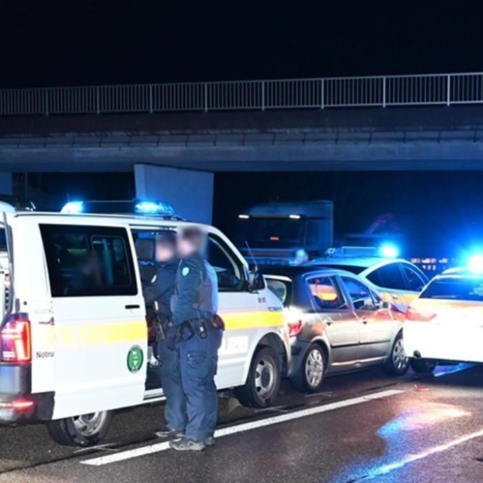 Patru români, arestați după o urmărire ca-n filme pe o autostradă din Elveția