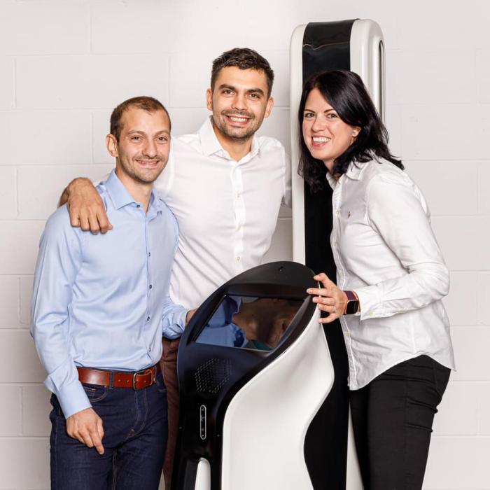 Firma fondată de trei români construiește roboți pentru marile companii. Oana Jinga, interviul zilei
