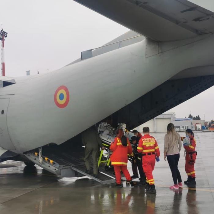 Misiune umanitară a Forțelor Aeriene Române: Copil grav bolnav, transportat în Italia cu un avion militar