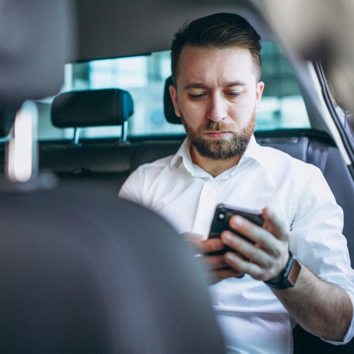 Un român a străbătut Austria cu taxiul doar ca să-l bată pe rivalul în dragoste. Cursa l-a costat 900 de euro