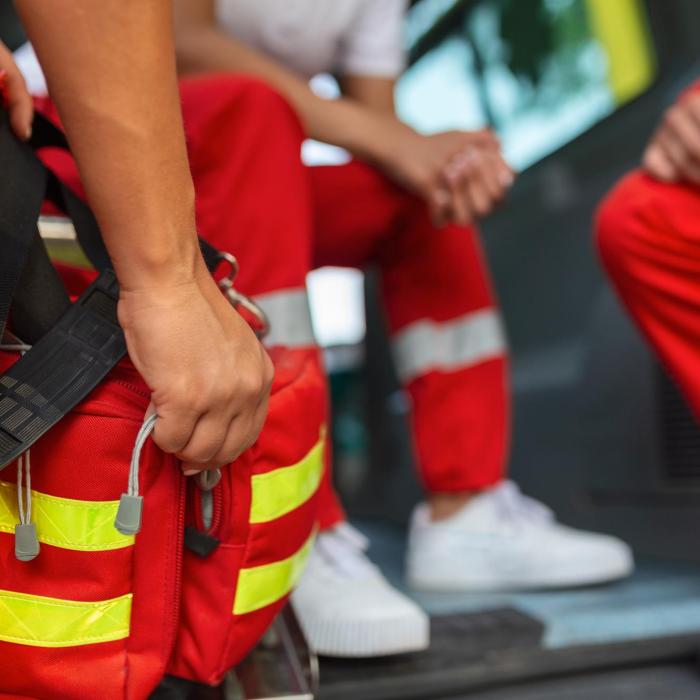 Sfârșit cumplit pentru un român din Italia: a intrat cu motocicleta într-un copac