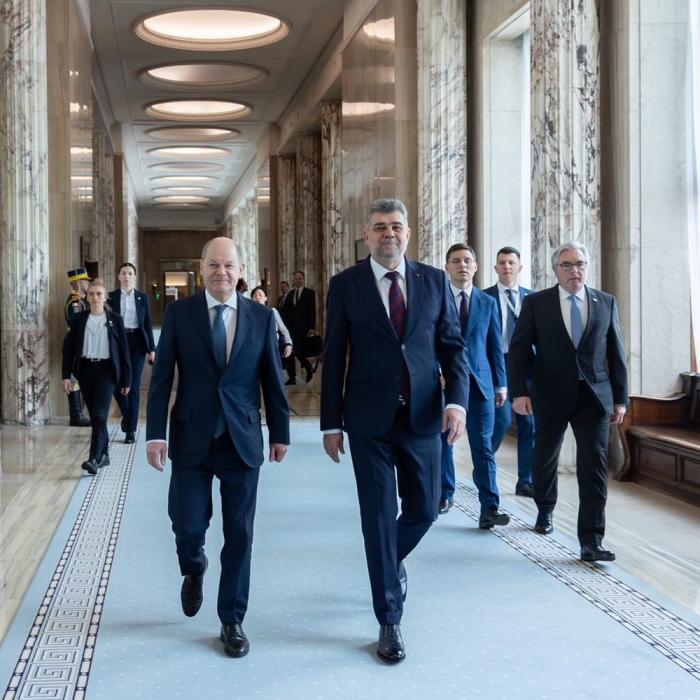 Cancelarul german, Olaf Scholz, în România. A discutat cu Ciolacu despre aderarea la Schegen