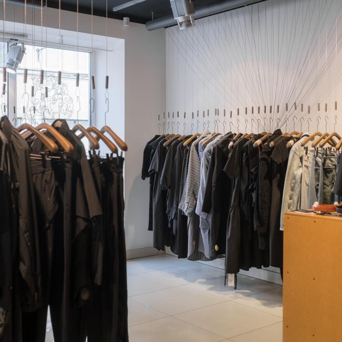 Tânăr șocat de salariul pe care i l-a propus un magazin de haine din SUA: „Atât se plătea acum 50 de ani"