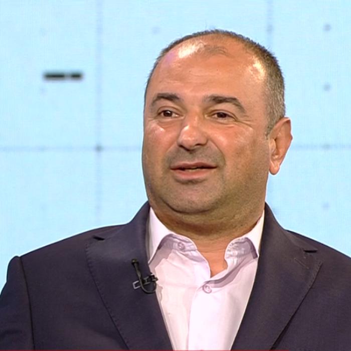 Silvestru Șoșoacă, lovit în fața guvernului: „Diana știa, a dat ordin să mă lovească”