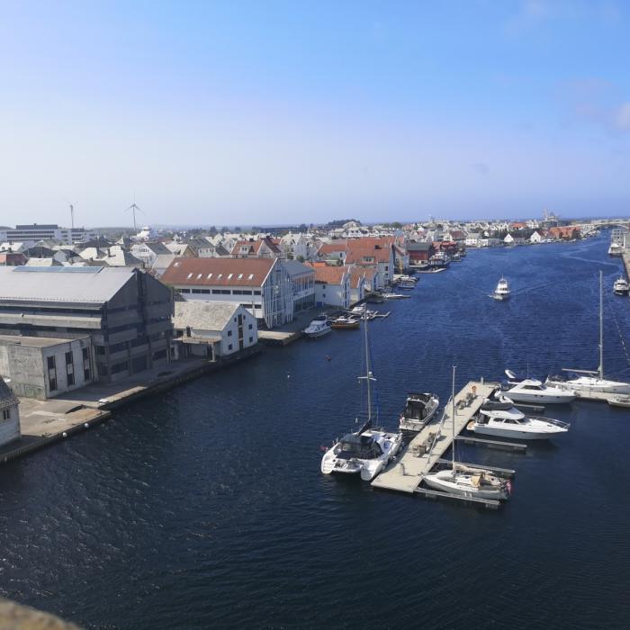 Țara din Europa care te plătește să-ți termini școala. Românii au acest drept și primesc și un împrumut de la stat