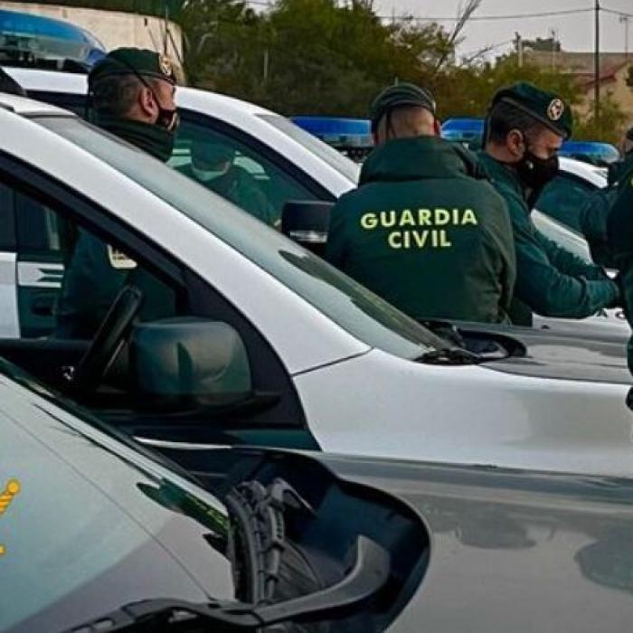 Sute de spanioli, înșelați cu metoda "fiului în necaz". Garda Civilă a arestat peste 100 de persoane