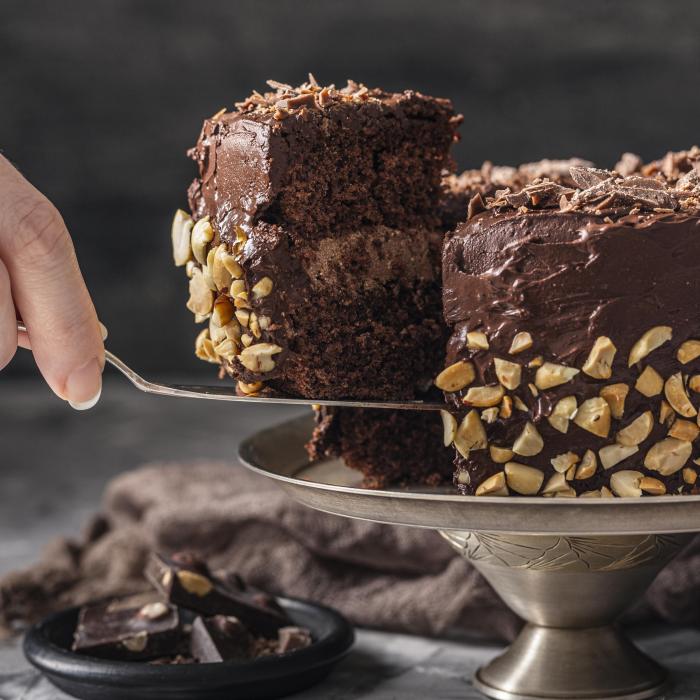 Tort cu ganache de ciocolată. Desertul perfect pentru ziua de Paște