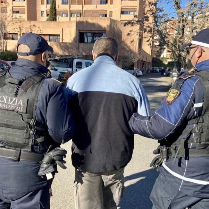 Controale în gările din Italia. Un român arestat la domiciliu, găsit în trenul spre Munchen