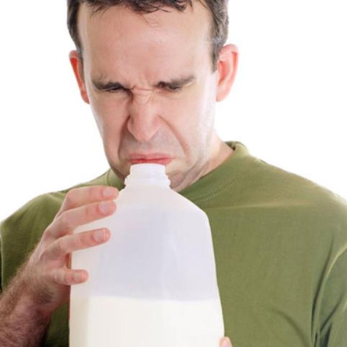 Alertă alimentară în italia: Mai multe loturi de lapte cu un gust anormal a fost retras de la supermarketuri