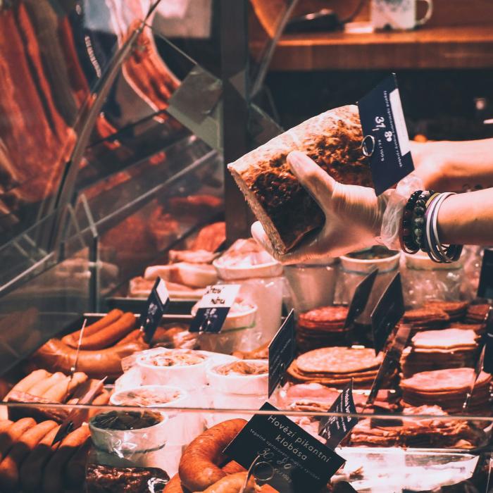 Alertă de la Ministerul Sănătății pentru italieni: Salam toscan contaminat cu salmonella, retras din magazine