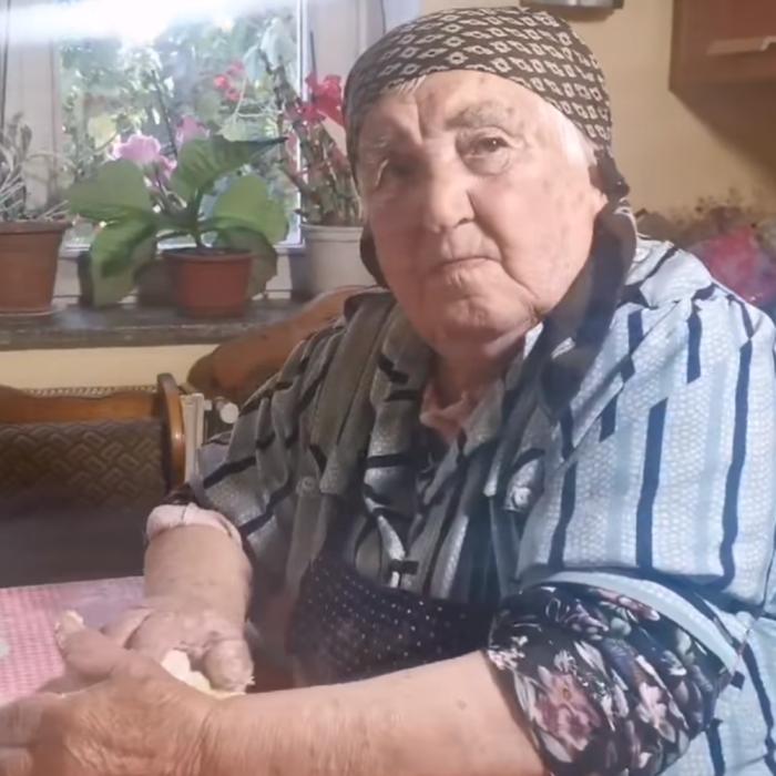 O bătrânică de 93 de ani candidează la primărie pentru a fi vocea pensionarilor: „Am pensie 1.000 de lei”