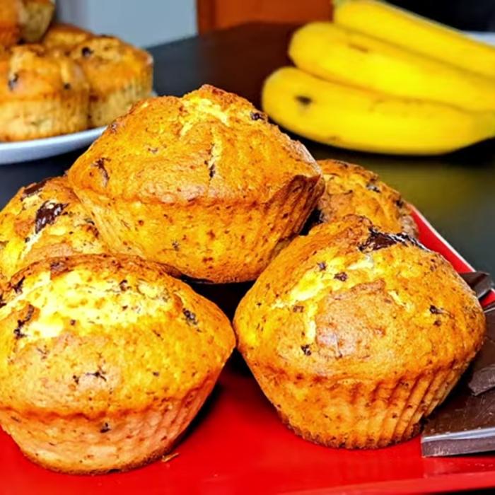 Brioșe proteice cu ciocolată și banane - un desert extrem de delicios și sănătos!