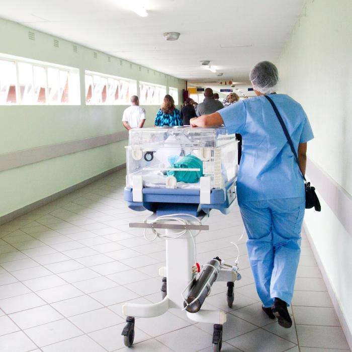 Neasigurații din sănătate vor beneficia de pachete decontat de stat, pentru anumite boli 