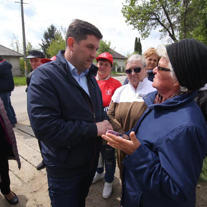 Bogdan Cojocaru, candidat PSD la CJ Iași, și Roxana Mînzatu, candidat la europarlamentare, la DC Votez