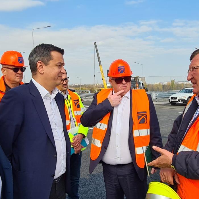 Vin alegerile. Grindeanu inaugurează din pix jumătate din autostrada Moldovei