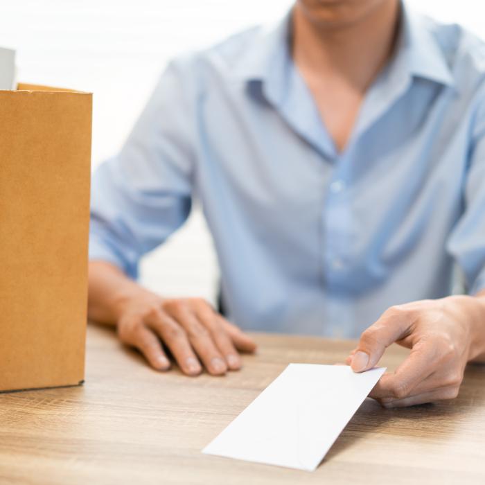 Președintele unei secții de votare din Vaslui, înlocuit, după ce a venit la vot direct din cârciumă