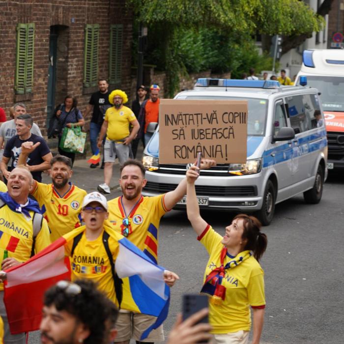 Concluzia unui român ajuns în Germania să încurajeze naționala: "E incredibil, aici nu trăiești nimic. România, te iubesc!" - VIDEO