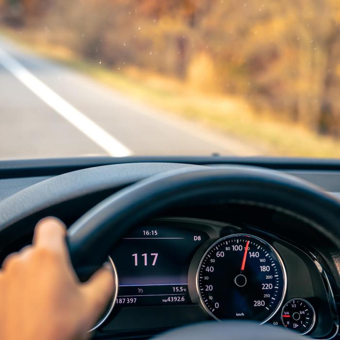 Legi noi privind limitarea vitezei vor intra în vigoare săptămâna viitoare în Regatul Unit 