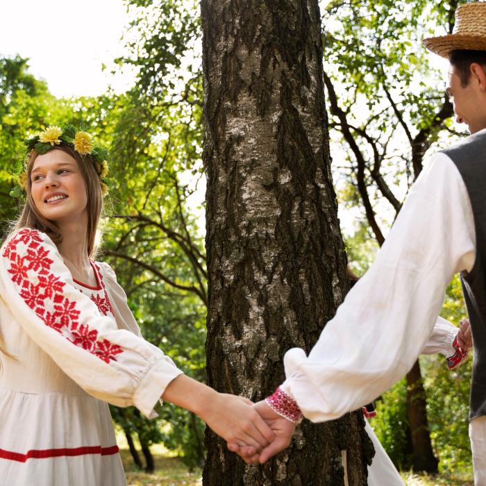 Tradiții și obiceiuri românești explicate: Săptămâna Nebunilor și Sărbătorile Lupului - VIDEO