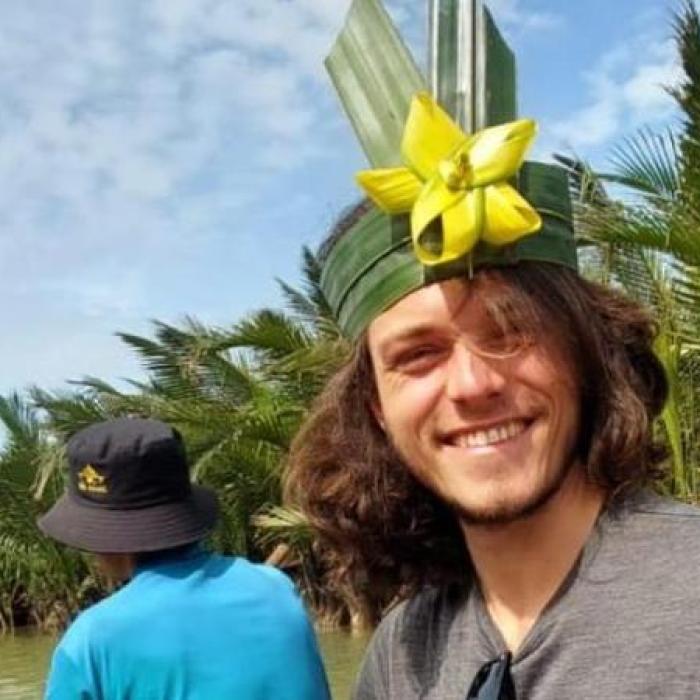 Omagiu inedit adus la înmormântarea lui Alex, barmanul găsit fără viață în Italia. Comunitatea vrea adevărul
