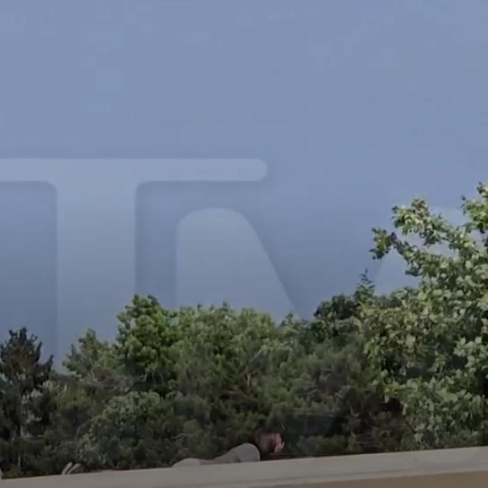 Un site american a publicat un video cu atacatorul, chiar în timp ce trăgea spre Donald Trump - VIDEO