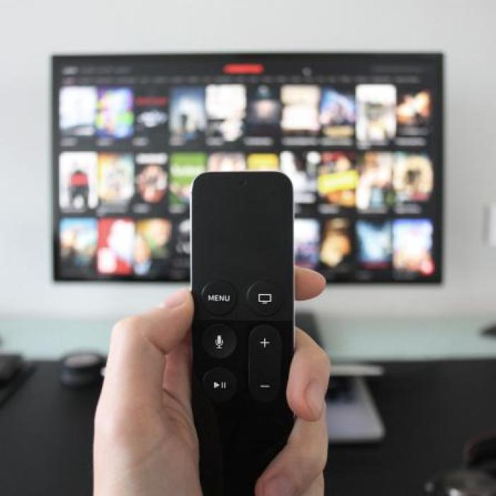 Dacă ar locui în diaspora, românii nu s-ar înghesui să facă abonament pentru a avea acces la posturi TV românești - rezultat sondaj