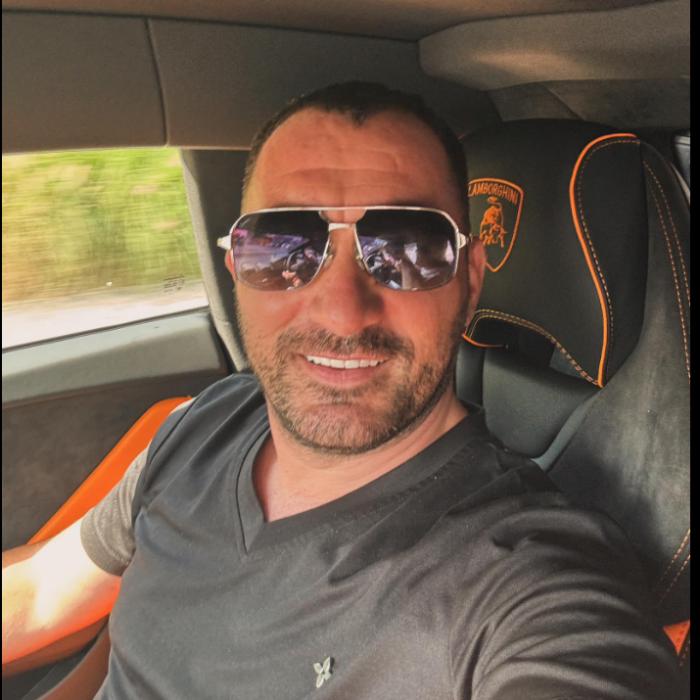 Pescobar deschide un restaurant în Londra. Acum milionar, Paul Nicolau a lucrat la săpat de flori în Anglia când avea 19 ani 