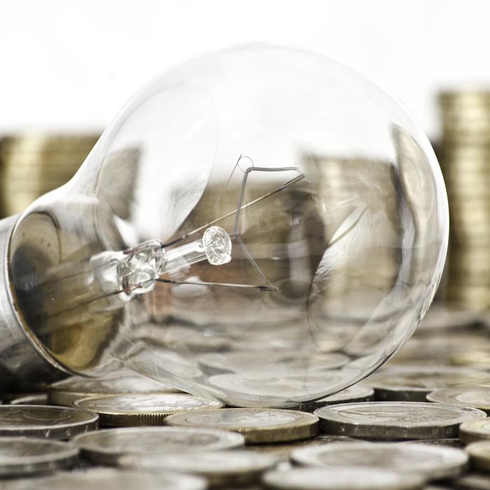 Prețurile la energia electrică nu vor mai fi plafonate. Românii vor plăti mai mult la facturi