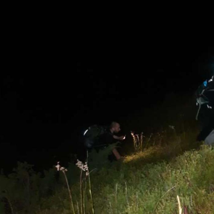 Trei ucraineni, salvați de pe munte cu ajutorul salvamontiştilor şi poliţiştilor de frontieră. Erau rătăciţi, extenuaţi, fără provizii şi apă