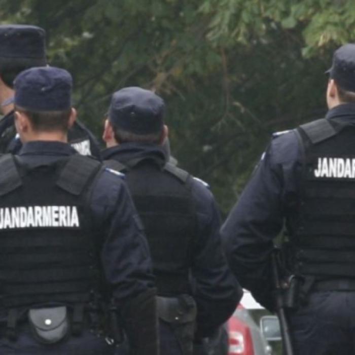 Scandal la protestul din Piața Victoriei. O jandarmeriță a fost lovită în cap cu o talangă de un agricultor, care apoi a vrut să fugă
