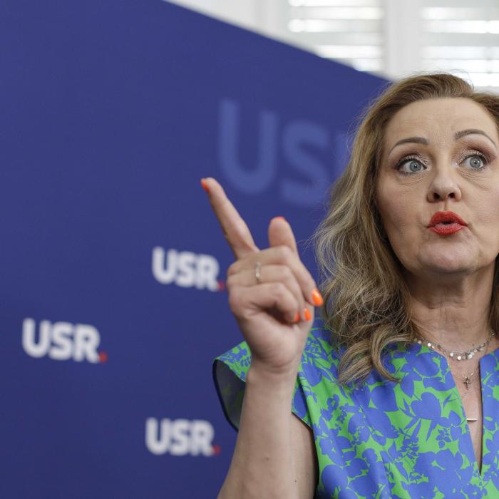 Elena Lasconi, primele explicații după notele mici obținute la facultate: "Munceam 16 ore pe zi"