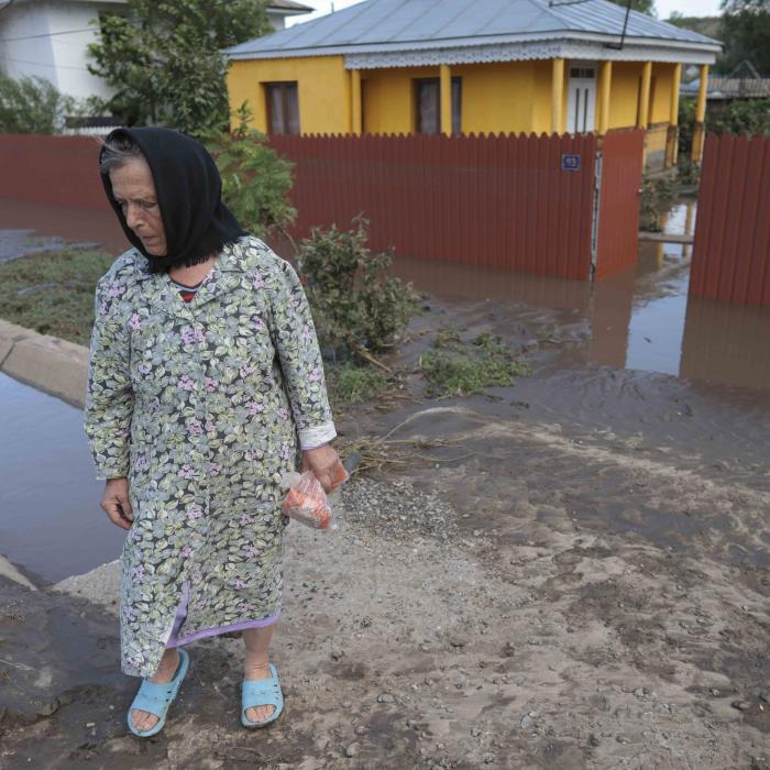 Se instituie stare de alertă în judeţele Galaţi şi Vaslui. Fiecare gospodărie afectată primește 10.000 lei de la stat