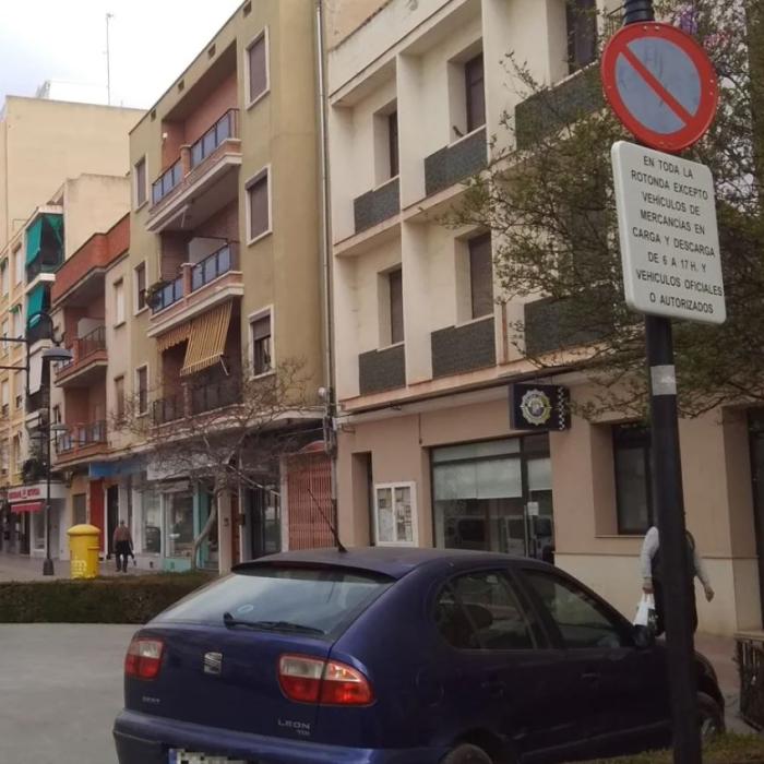 Două familii de români au provocat haos într-o localitate din Spania. Luptă de stradă cu bâte și katane