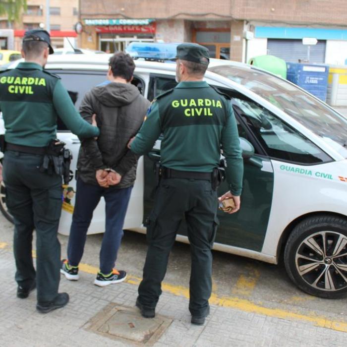 Un român a fost arestat în Spania și i s-a confiscat mașina după ce a prezentat actele unei alte persoane la controlul polițiștilor 