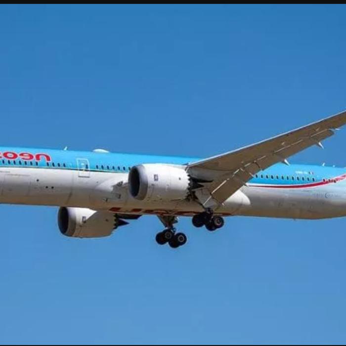 Incident în Italia. Un avion plin cu pasageri care zbura spre Roma a fost interceptat de avioane NATO de luptă