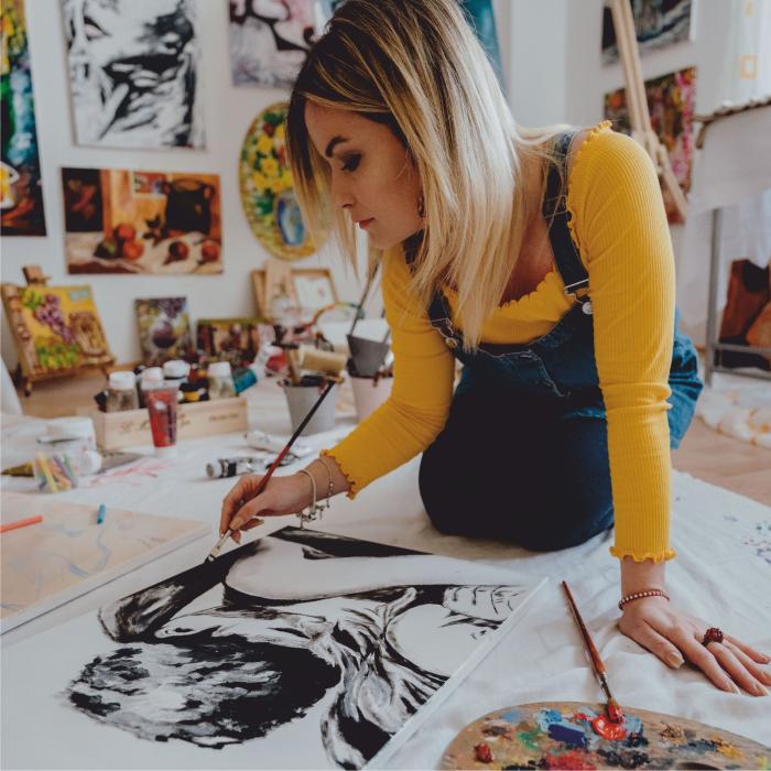 Pictorița Andreea Georgiana Tibu, invitata săptămânii la Tradiții românești în diaspora/ VIDEO