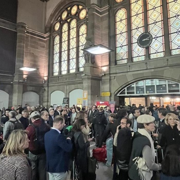 Explozie într-un tren plin de europarlamentari: Printre pasageri se aflau și români