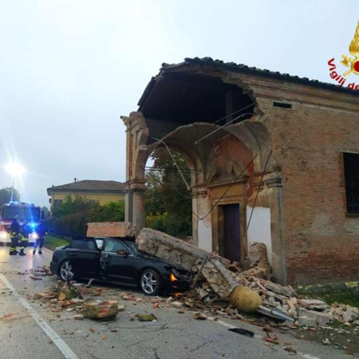 Accident cumplit în Italia: Un român a murit după ce s-a izbit cu mașina de zidul unei capele