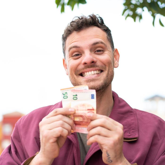Guvernul spaniol oferă tinerilor 250 de euro pe lună să plece din locuința părinților și să trăiască pe cont propriu