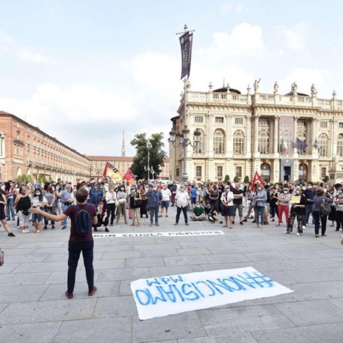 Grevă școlară în Italia pe 31 octombrie - Cadrele didactice cer „un contract echitabil și un loc de muncă stabil”