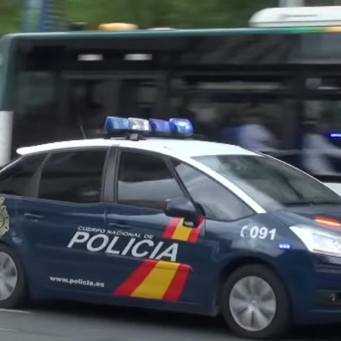 Doi români au făcut accident în timp ce fugeau de poliție. Erau urmăriți în urma unui jaf de cupru la o companie din Barcelona  