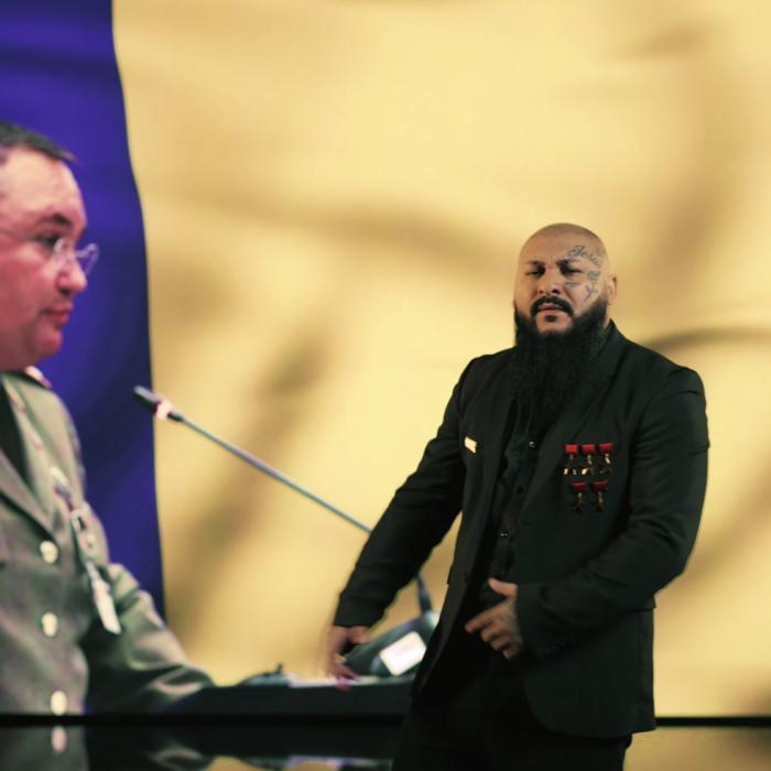 Dani Mocanu a lansat o manea electorală dedicată lui Nicolae Ciucă: „Pentru omul care nu s-a gândit la viața lui când a fost nevoie să-și apere țara”