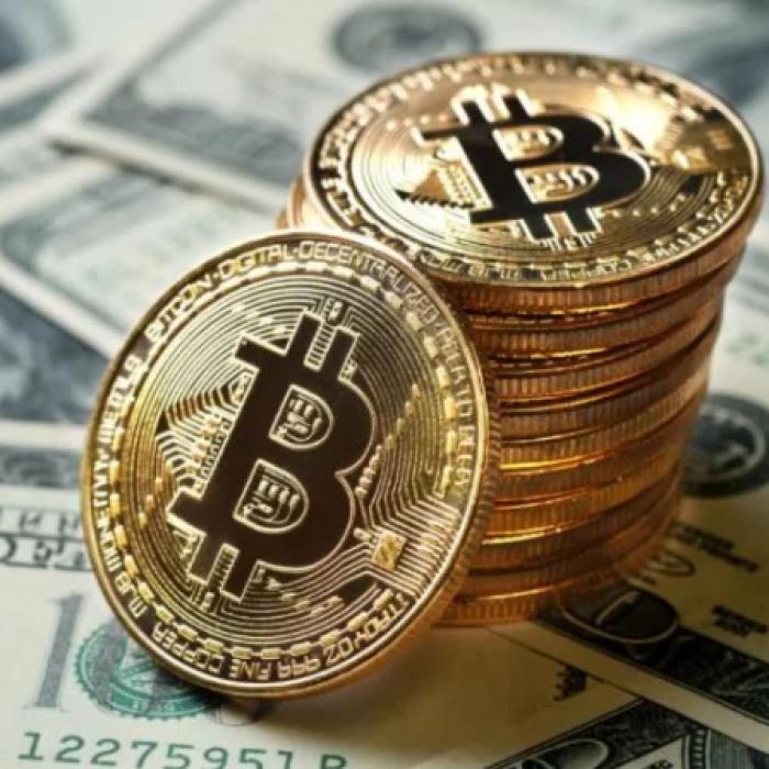 Bitcoin a atins 96 000 de dolari. Care este motivul 
